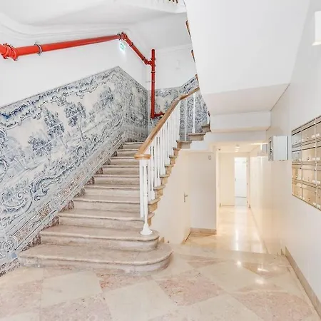 Made For The Lovers- Urban Charm In Chiado דירה ליסבון